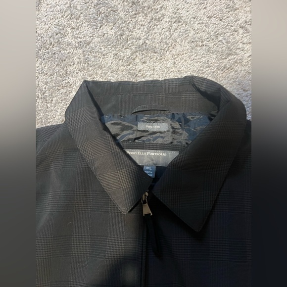 Perry Ellis portfolio poly tech zipper jacket - Picture 3 of 4